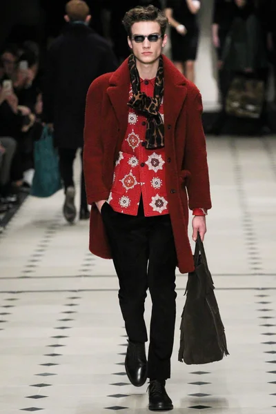 Look 25